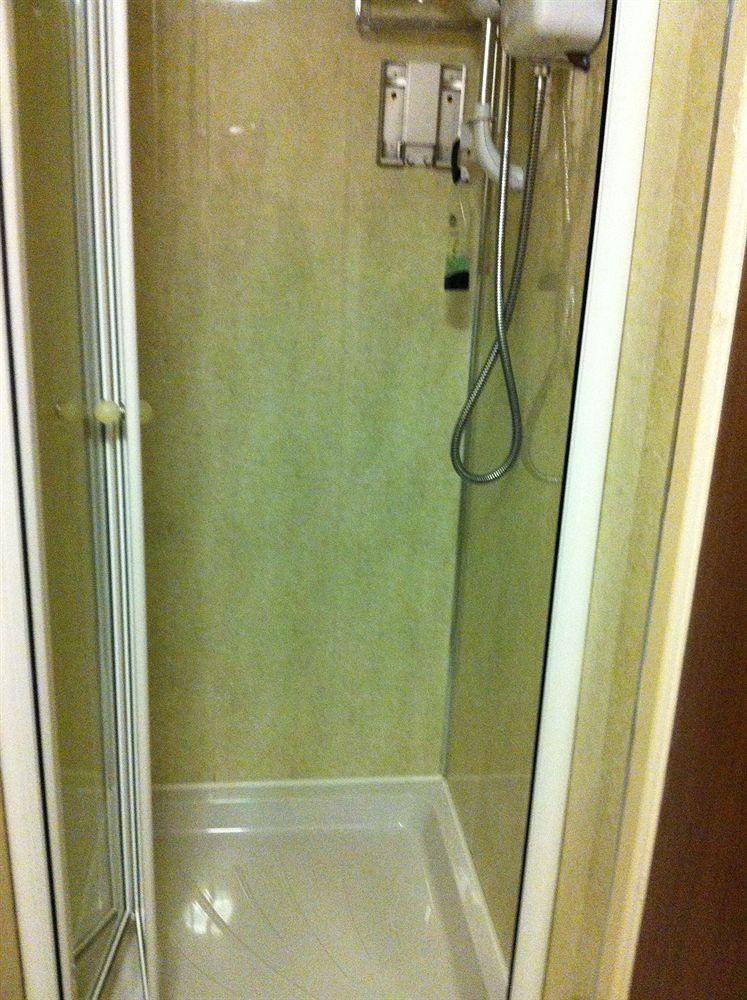 Hotel Oasis House à Falmouth Extérieur photo