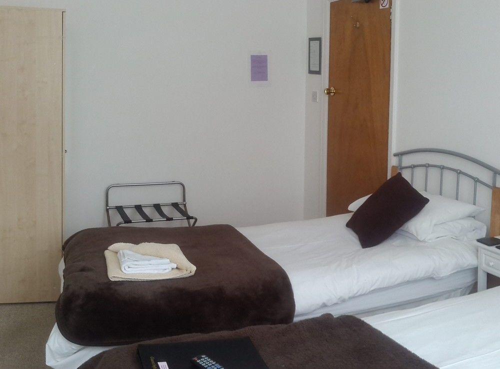 Hotel Oasis House à Falmouth Extérieur photo
