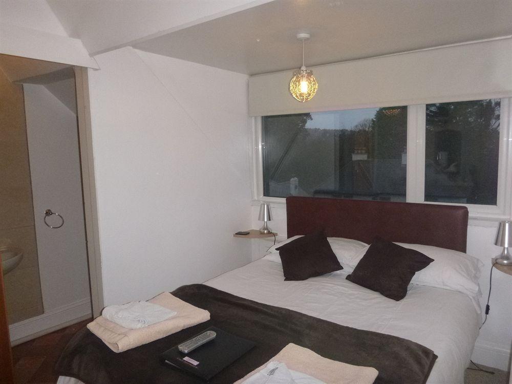 Hotel Oasis House à Falmouth Extérieur photo