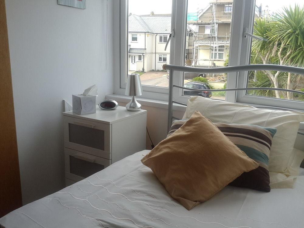 Hotel Oasis House à Falmouth Extérieur photo