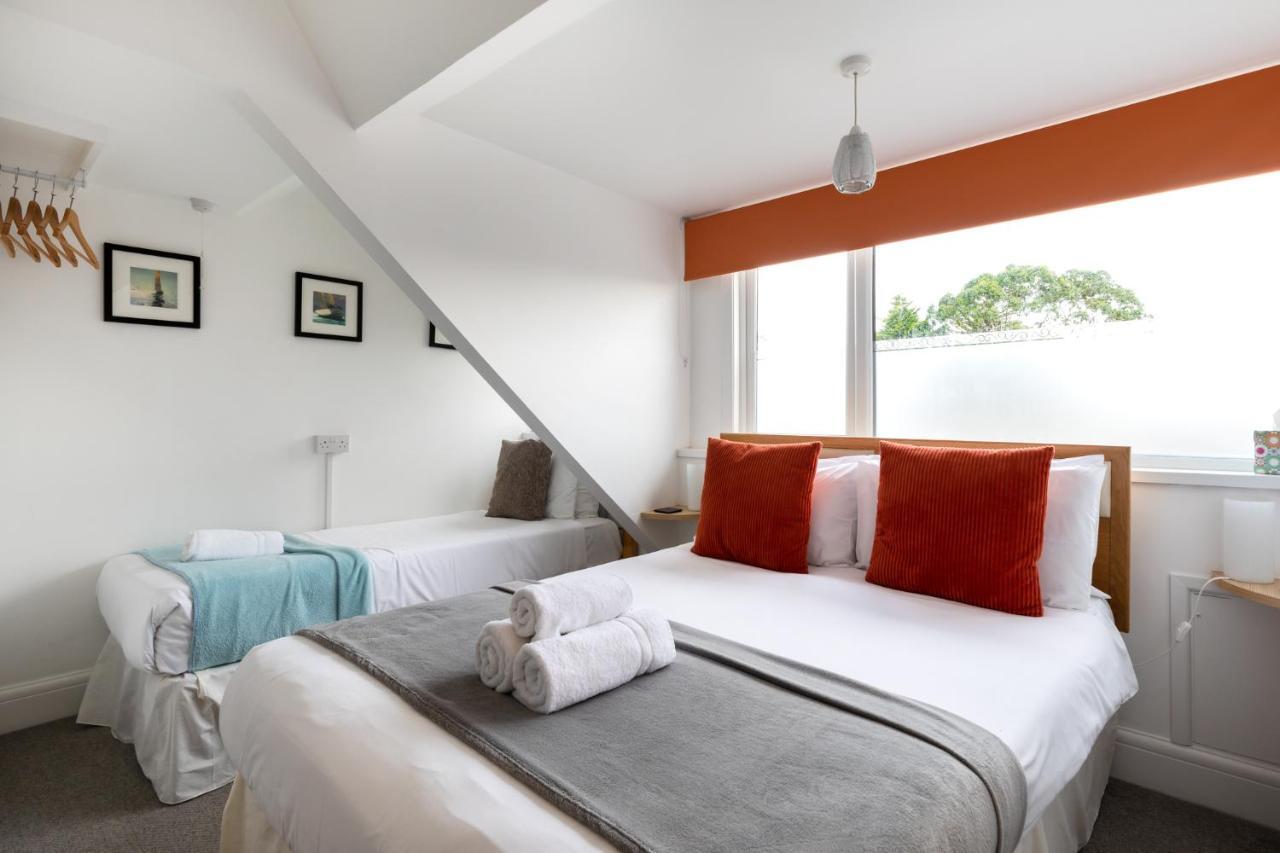Hotel Oasis House à Falmouth Extérieur photo
